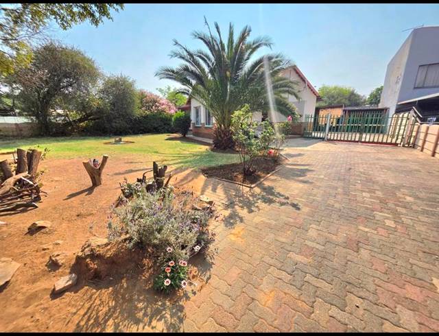 3 BEDROOM HOUSE FOR SALE IN VAN DYK PARK